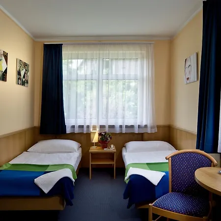 Jagello Business מלון 3*