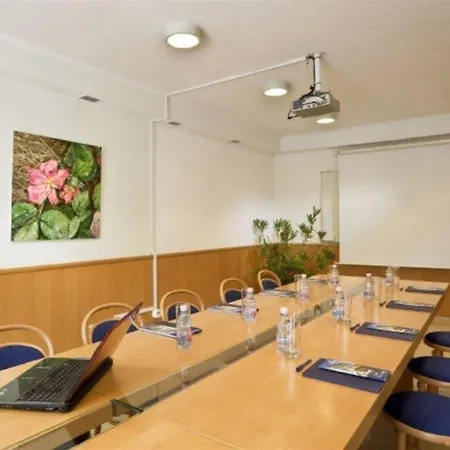 מלון Jagello Business