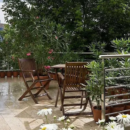 ヤッゲロー ビジネス ホテル