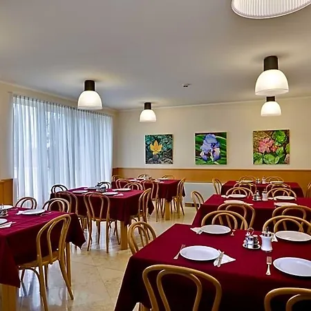 Jagelló Business Hotel 3*